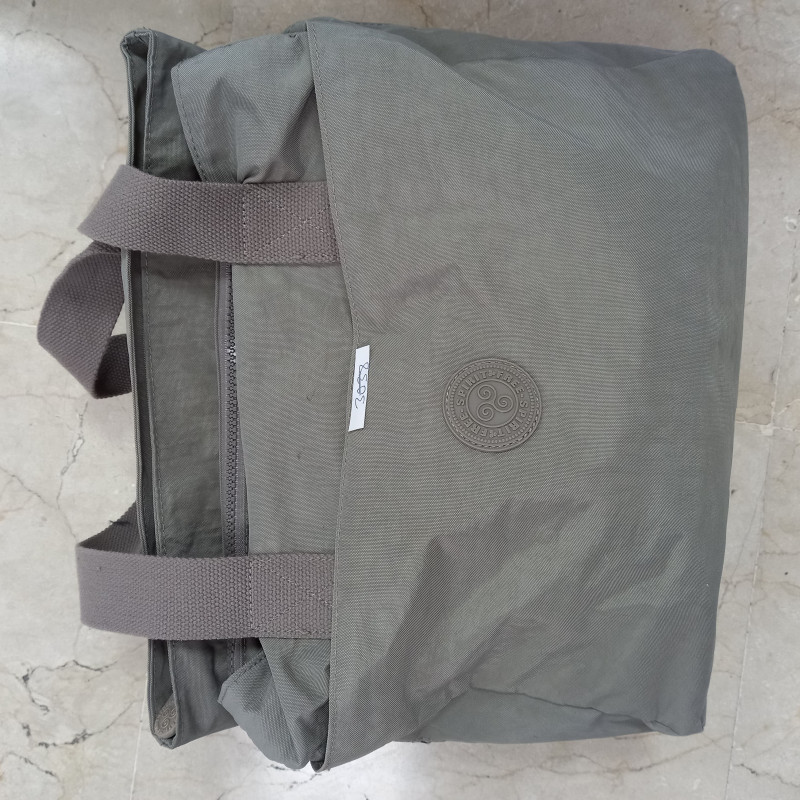 Bolso gris registro número 3038