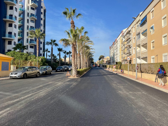 A FINALES DE ENERO TERMINA EL REASFALTADO DE CALLES EN LA ZONA SUR DE TORREVIEJA 7