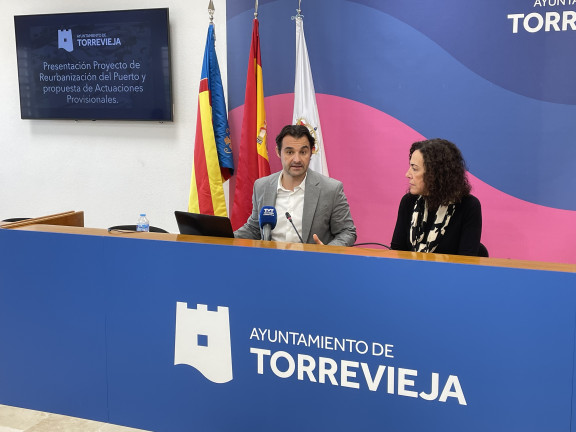 EL ALCALDE PRESENTA EL PROYECTO DE REURBANIZACIÓN DEL PUERTO Y LA PROPUESTA DE ACTUACIONES PROVISIONALES 3