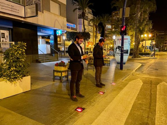 TORREVIEJA, PRIMERA CIUDAD DE EUROPA QUE INSTALA UN PROYECTO PILOTO DE AYUDA A LOS PEATONES 2