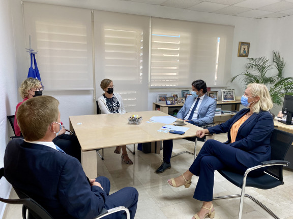 Reunion_Visita_Embajadora_Finlandia