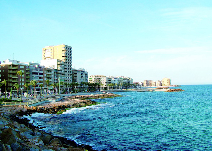 Torrevieja, vista del Paseo Marítimo